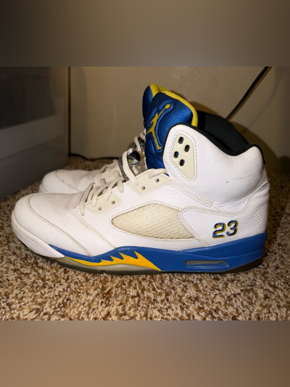 Nike Air Jordan 5 Retro Laney 2013 Size 11 - Picture 2 of 7